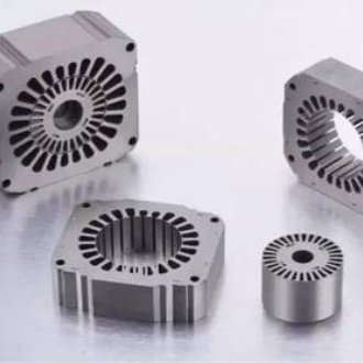 饱和磁感应强度与居里温度有什么关系